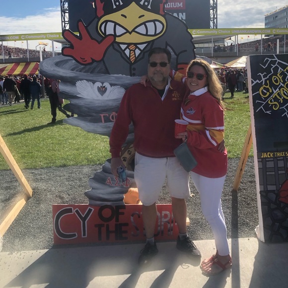 On the farm in Iowa ❤️🥳 - Picture 1 of 6